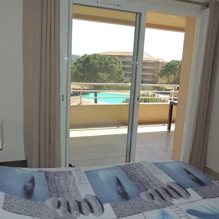 Vue Piscine Dans De Standing Apartment Porto-Vecchio (Corsica)