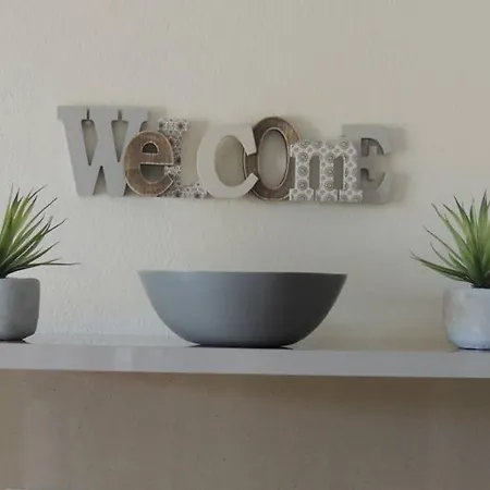 Apartment Vue Piscine Dans De Standing