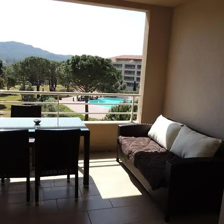 Vue Piscine Dans De Standing Porto-Vecchio (Corsica)